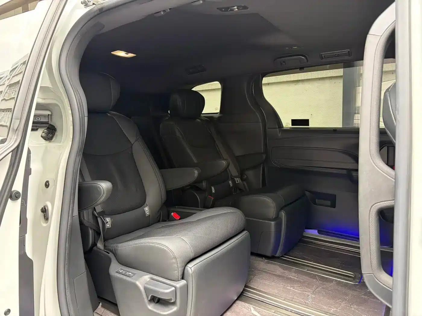 2023 Sienna 2.5L Hybrid Premium Edition — миниатюра 14