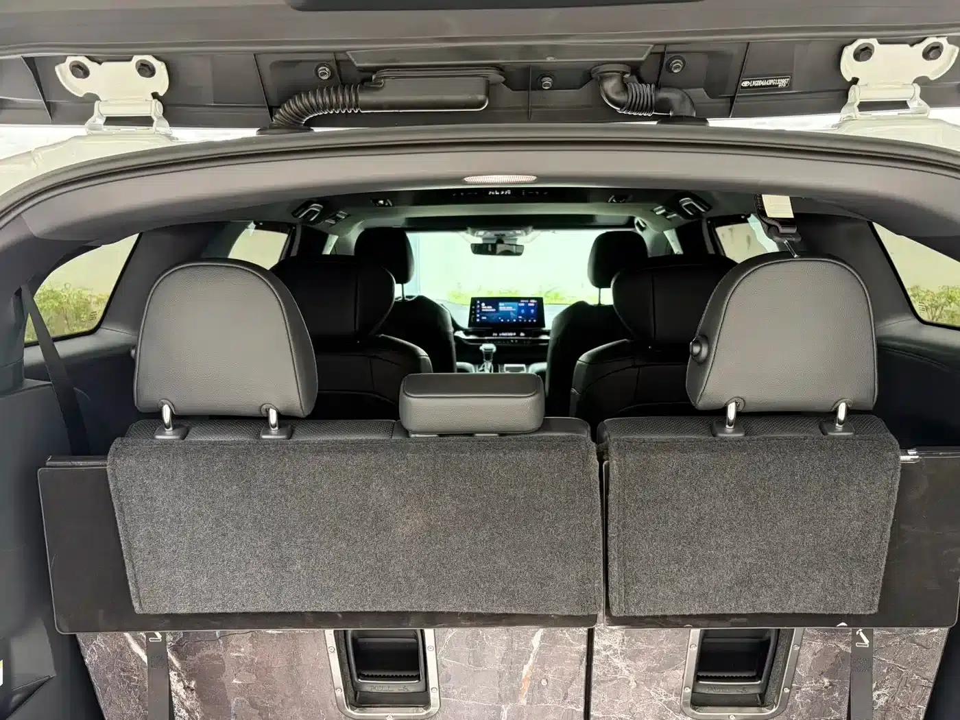 2023 Sienna 2.5L Hybrid Premium Edition — миниатюра 21