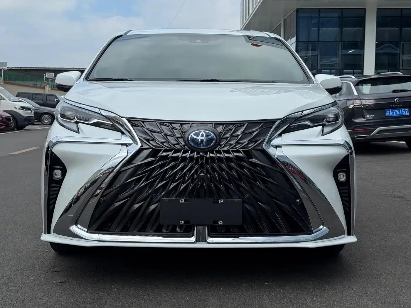 2023 Sienna 2.5L Hybrid Comfort Edition — миниатюра 2