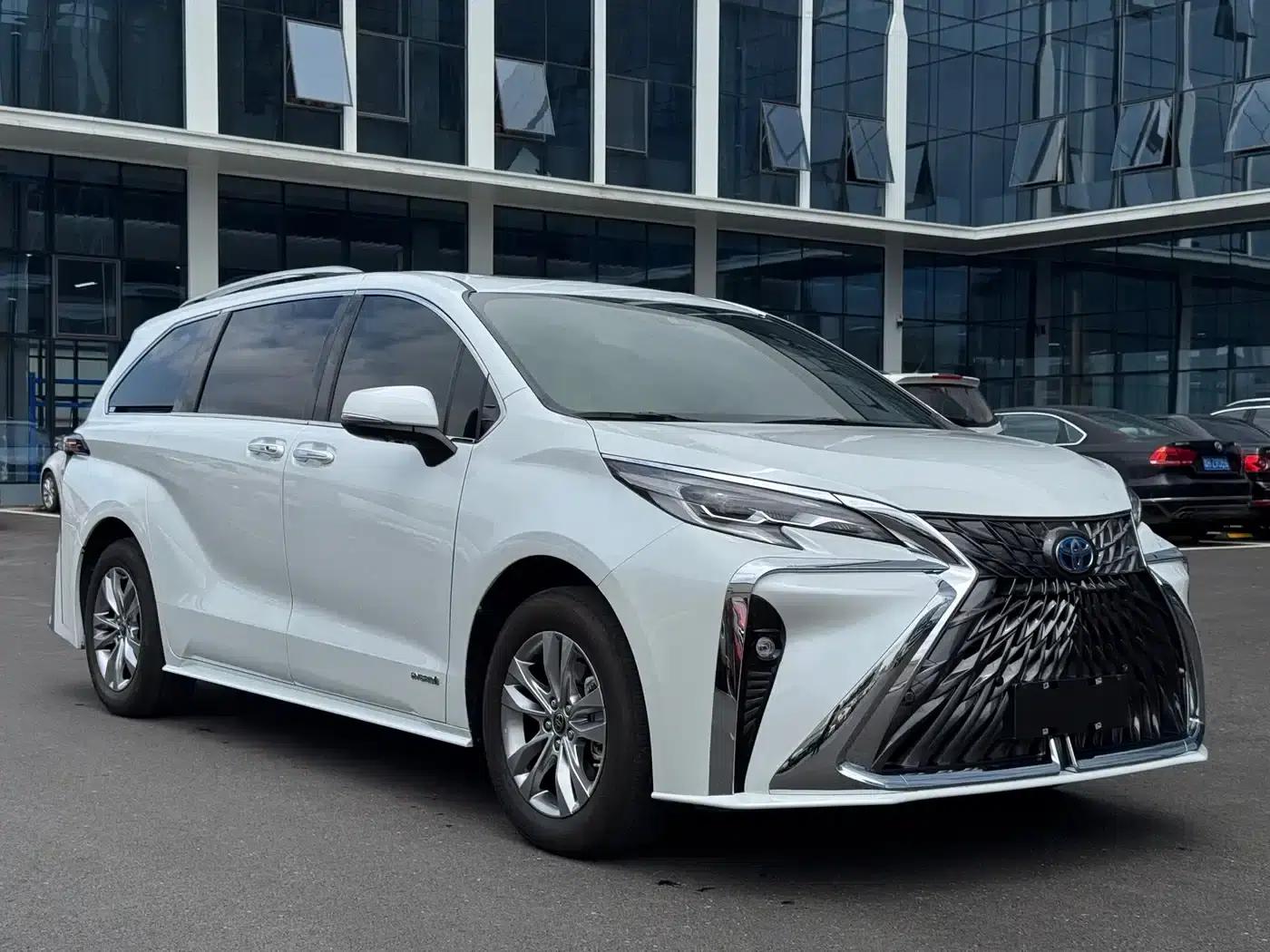 2023 Sienna 2.5L Hybrid Comfort Edition — миниатюра 3