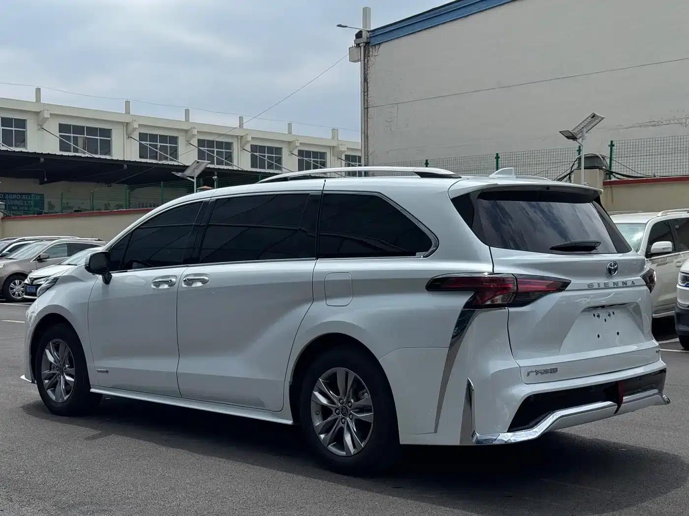 2023 Sienna 2.5L Hybrid Comfort Edition — миниатюра 6