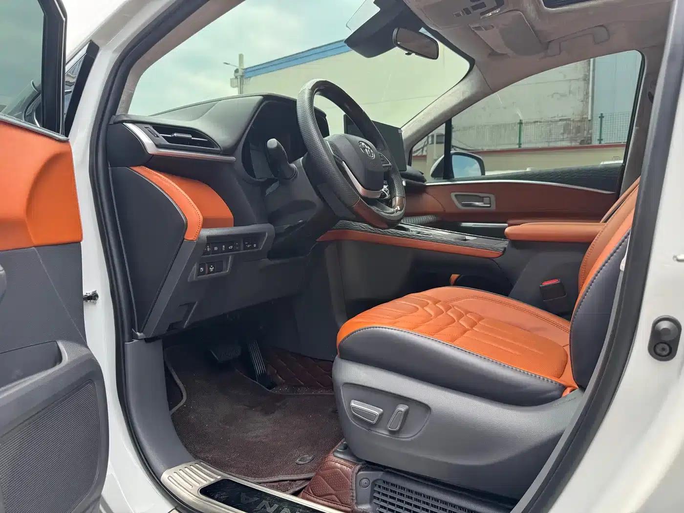 2023 Sienna 2.5L Hybrid Comfort Edition — миниатюра 9