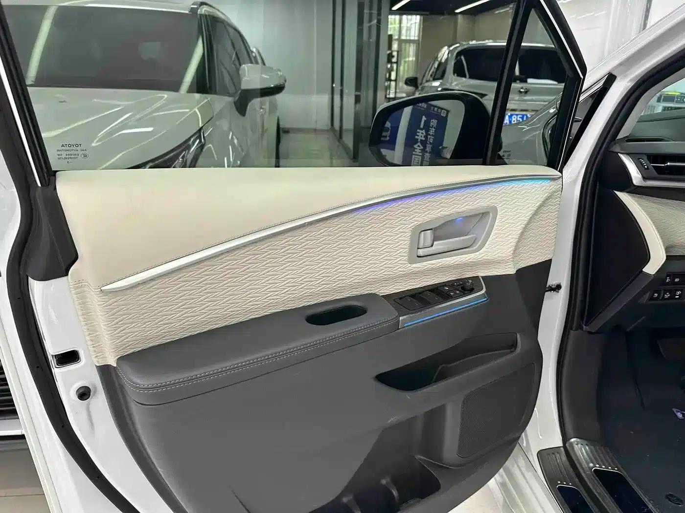2023 Sienna 2.5L Hybrid Comfort Edition — миниатюра 15