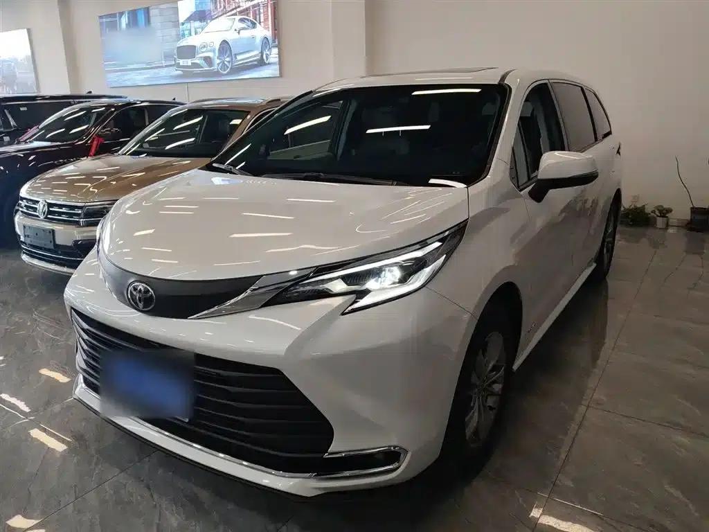 2024 Sienna 2.5L Hybrid Comfort Edition — миниатюра 2