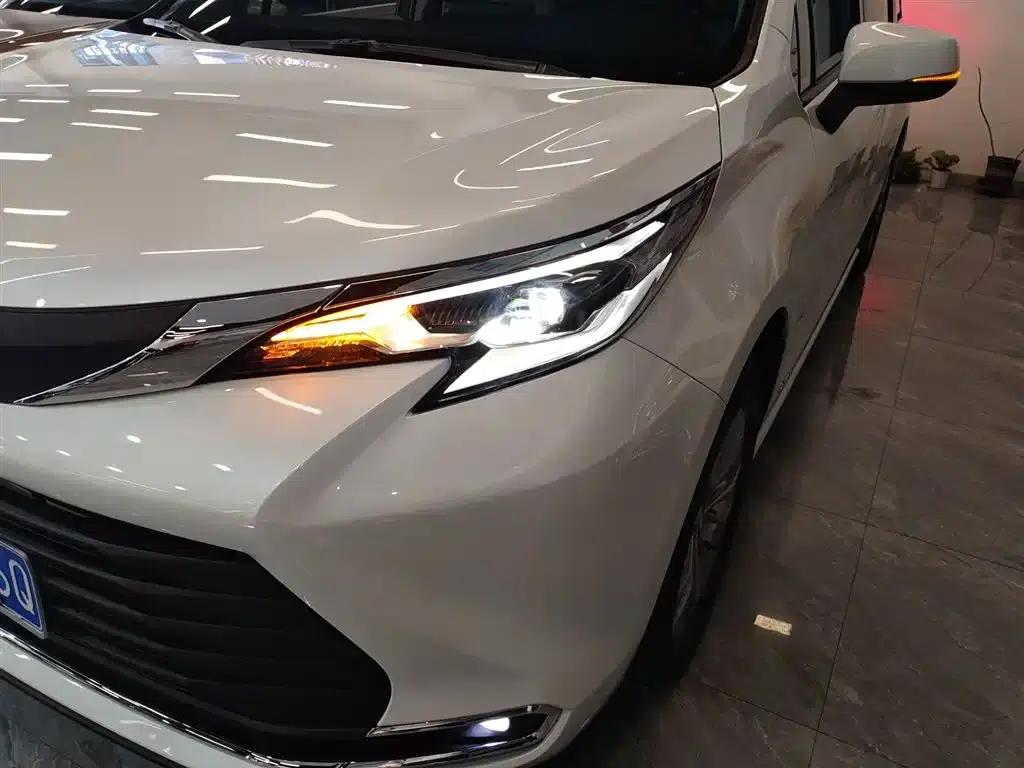 2024 Sienna 2.5L Hybrid Comfort Edition — миниатюра 18
