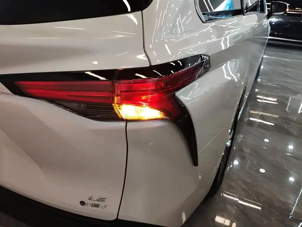 2024 Sienna 2.5L Hybrid Comfort Edition — миниатюра 24