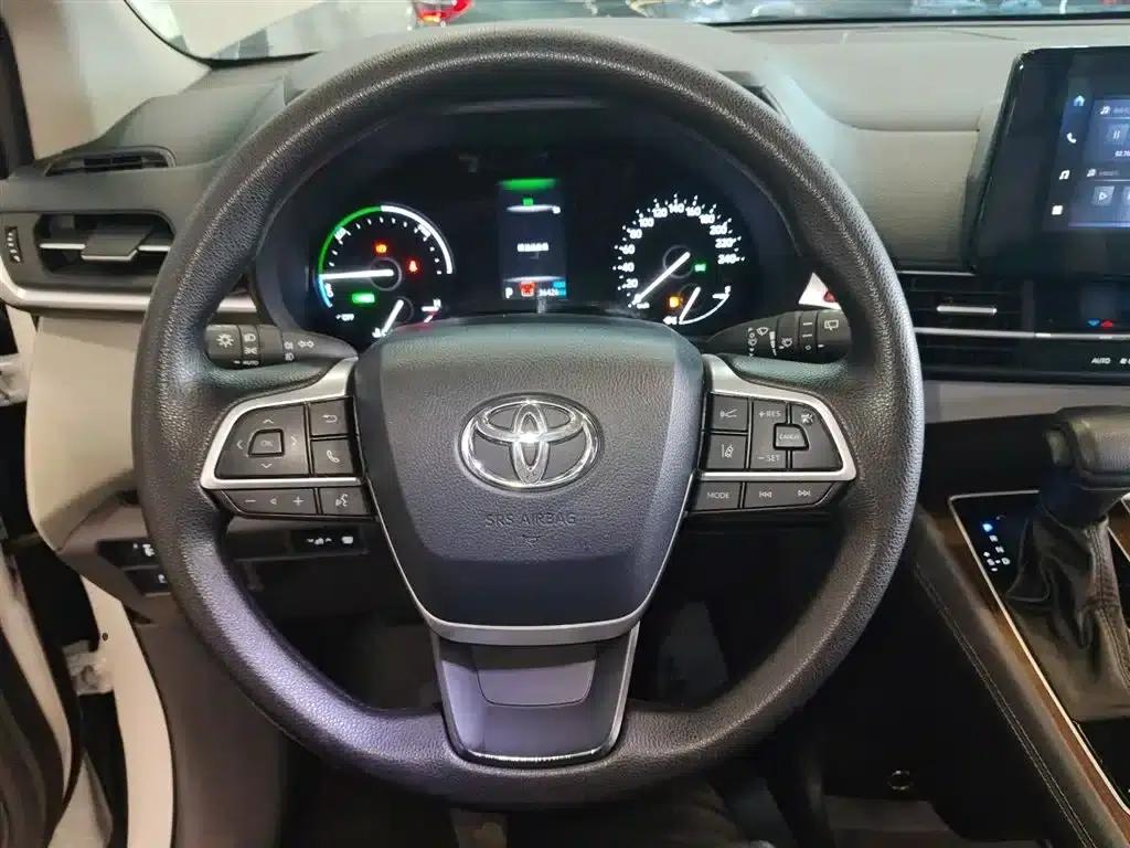 2024 Sienna 2.5L Hybrid Comfort Edition — миниатюра 7