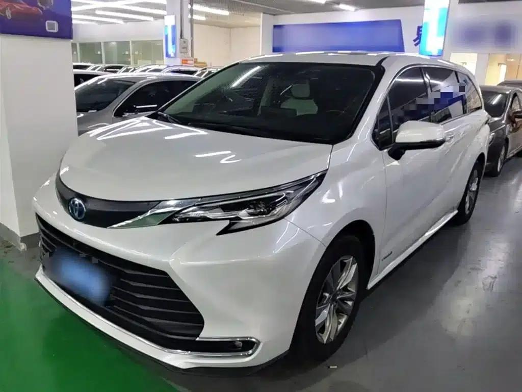 2023 Sienna 2.5L Hybrid Comfort Edition — миниатюра 2