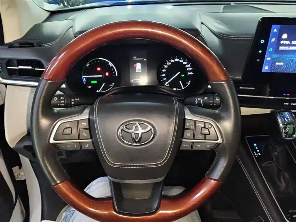 2023 Sienna 2.5L Hybrid Comfort Edition — миниатюра 11