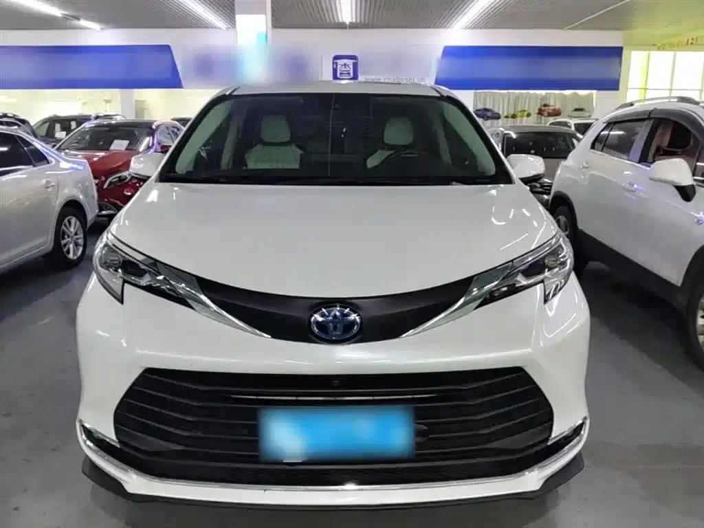 2023 Sienna 2.5L Hybrid Comfort Edition — миниатюра 3