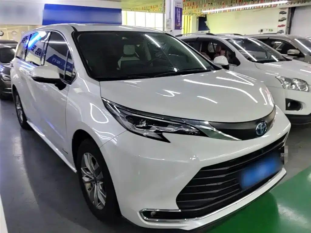 2023 Sienna 2.5L Hybrid Comfort Edition — миниатюра 4