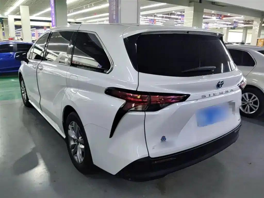 2023 Sienna 2.5L Hybrid Comfort Edition — миниатюра 5