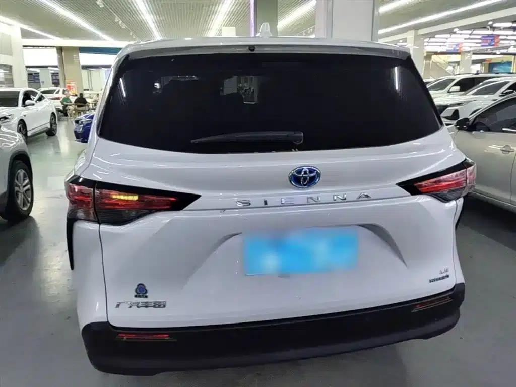 2023 Sienna 2.5L Hybrid Comfort Edition — миниатюра 6