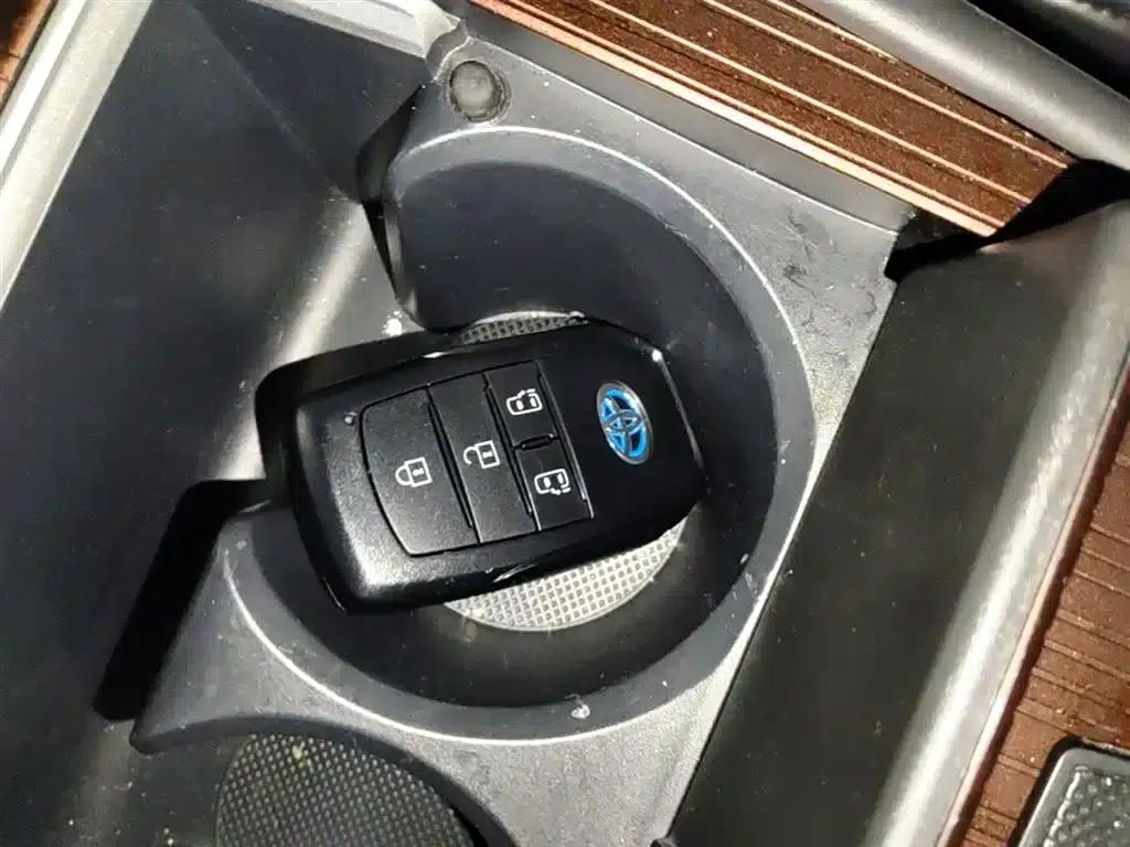 2023 Sienna 2.5L Hybrid Comfort Edition — миниатюра 9
