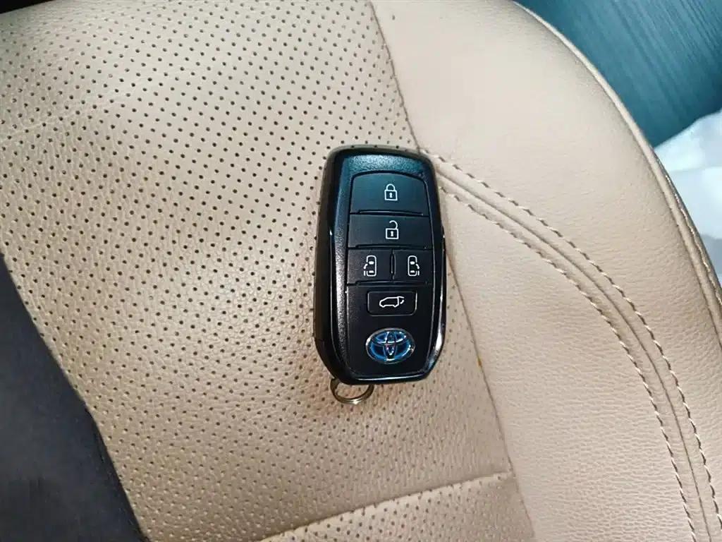 2021 Sienna 2.5L Hybrid Supreme Edition — миниатюра 12