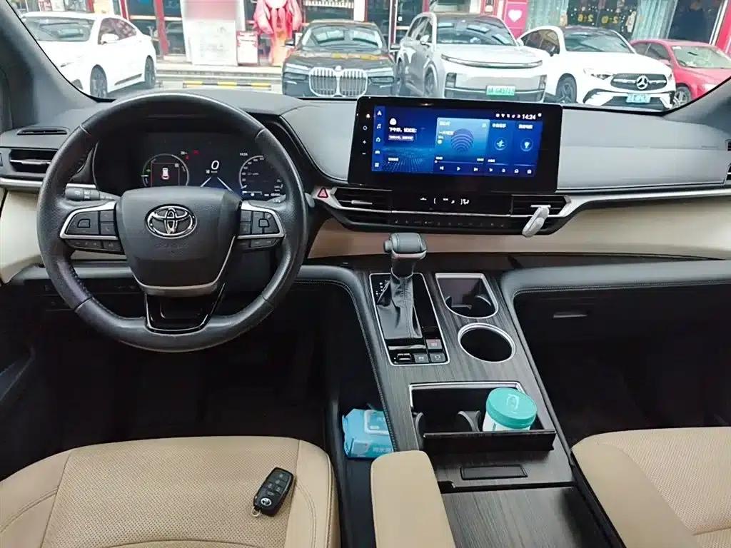 2021 Sienna 2.5L Hybrid Supreme Edition — миниатюра 13