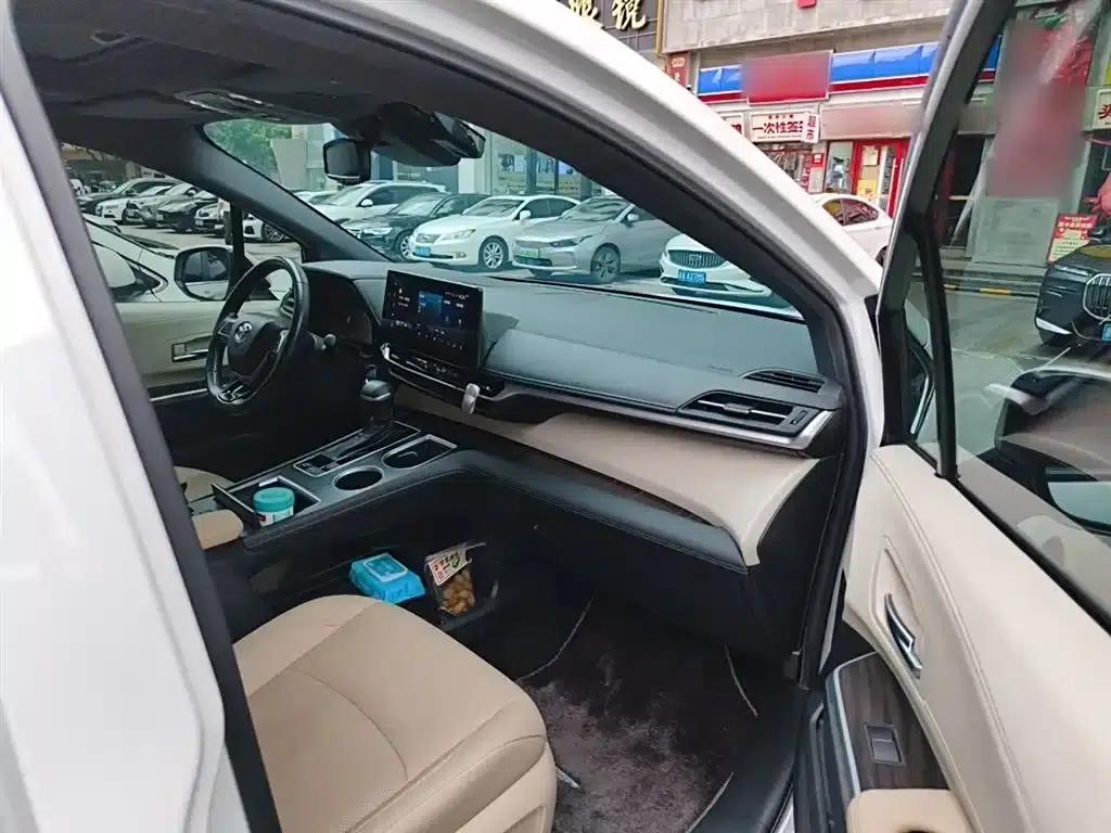 2021 Sienna 2.5L Hybrid Supreme Edition — миниатюра 20
