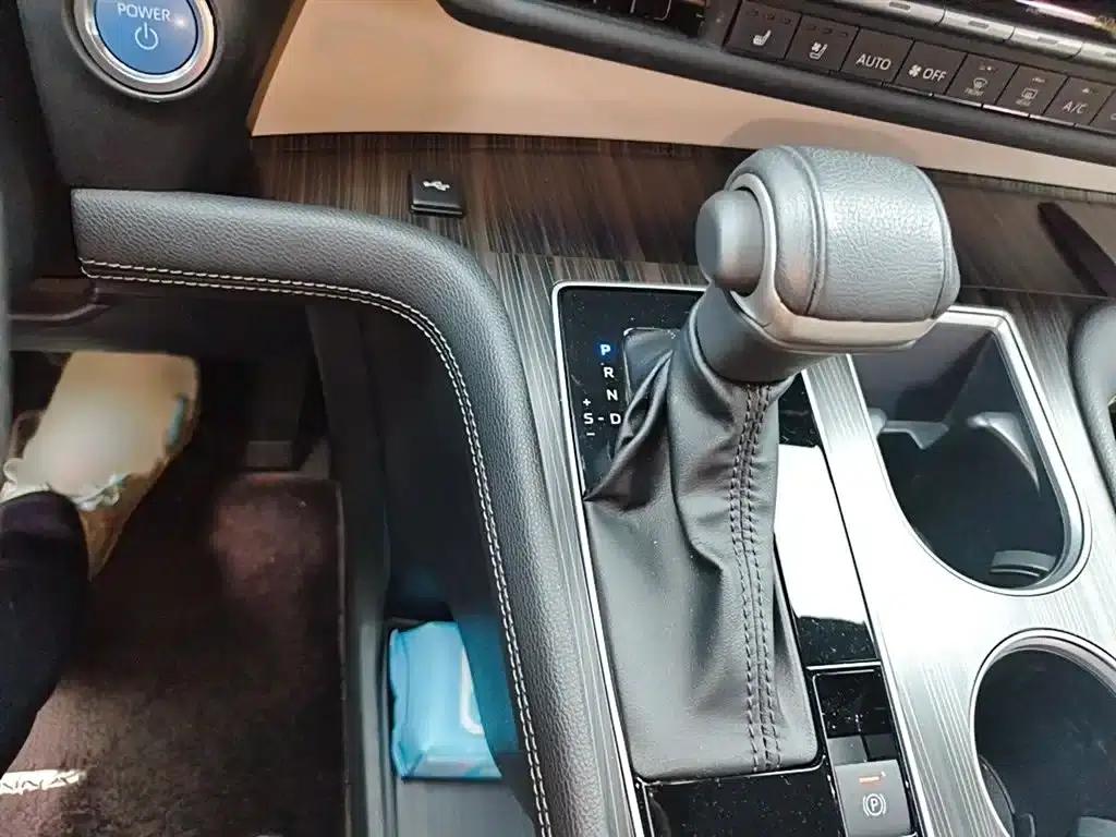2021 Sienna 2.5L Hybrid Supreme Edition — миниатюра 7