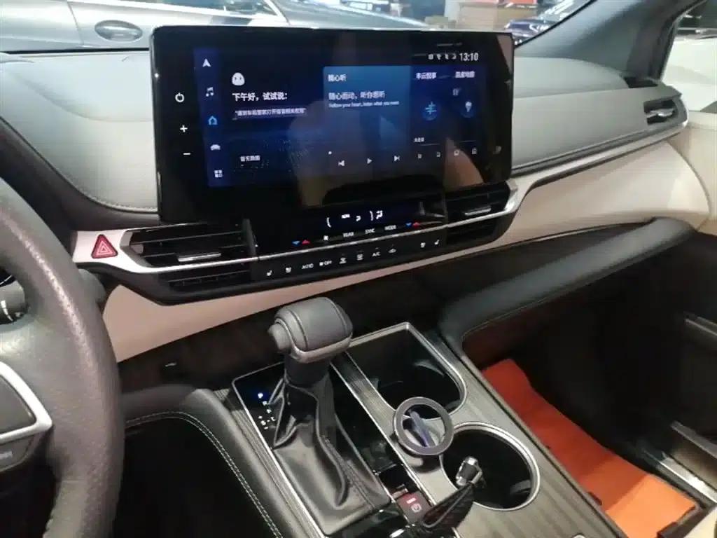 2023 Sienna 2.5L Hybrid Premium Edition — миниатюра 13