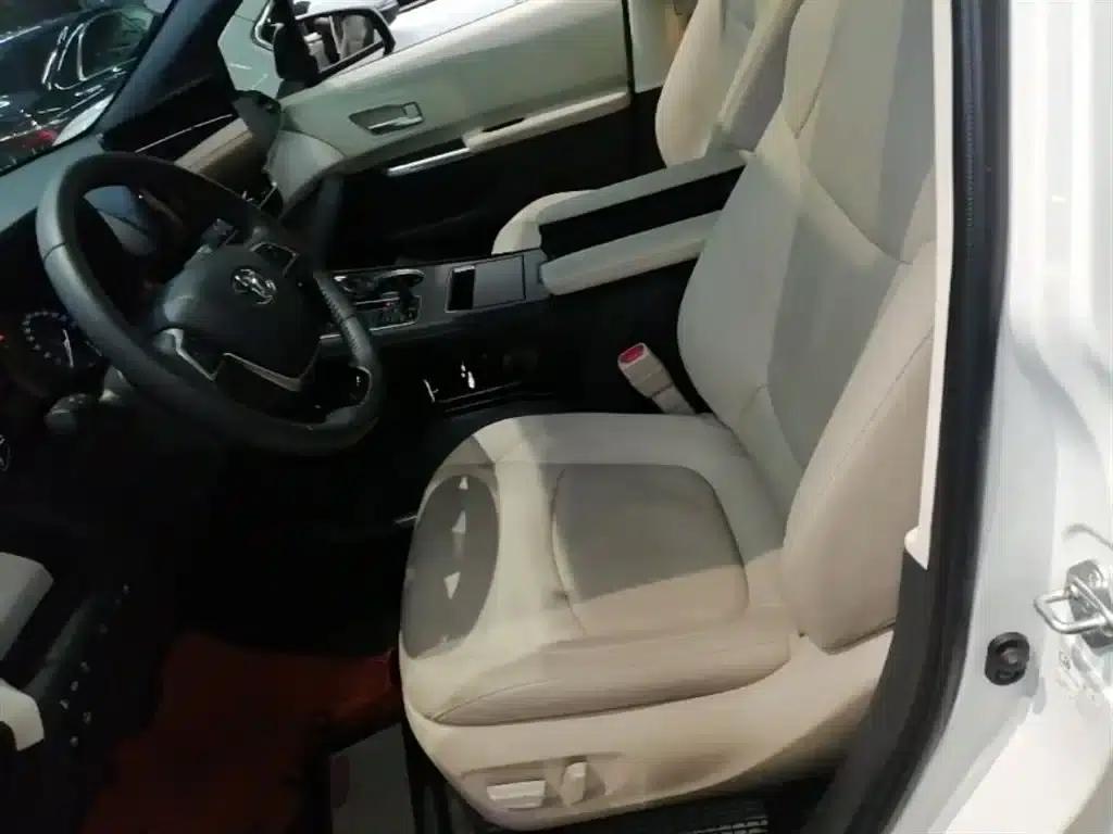 2023 Sienna 2.5L Hybrid Premium Edition — миниатюра 15