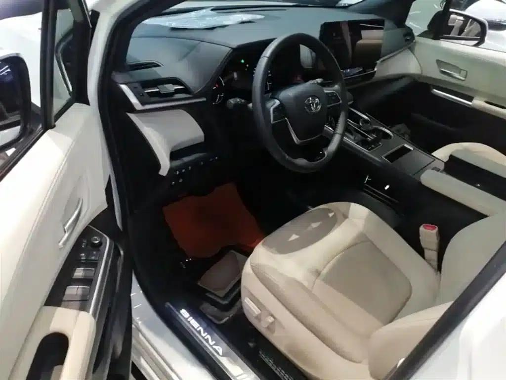 2023 Sienna 2.5L Hybrid Premium Edition — миниатюра 16