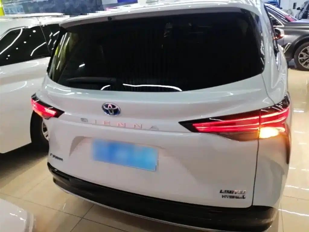 2023 Sienna 2.5L Hybrid Premium Edition — миниатюра 6