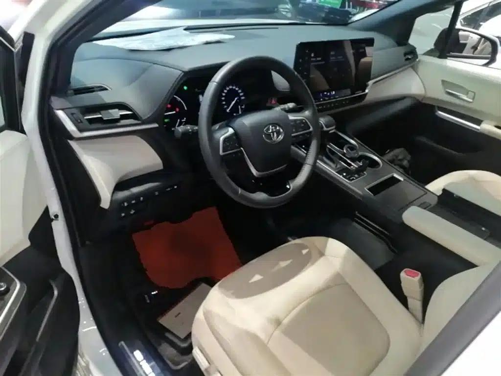 2023 Sienna 2.5L Hybrid Premium Edition — миниатюра 10
