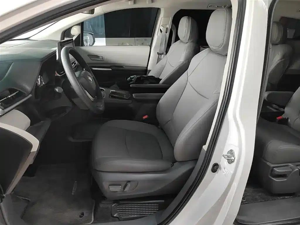 2023 Sienna 2.5L Hybrid Comfort Edition — миниатюра 15