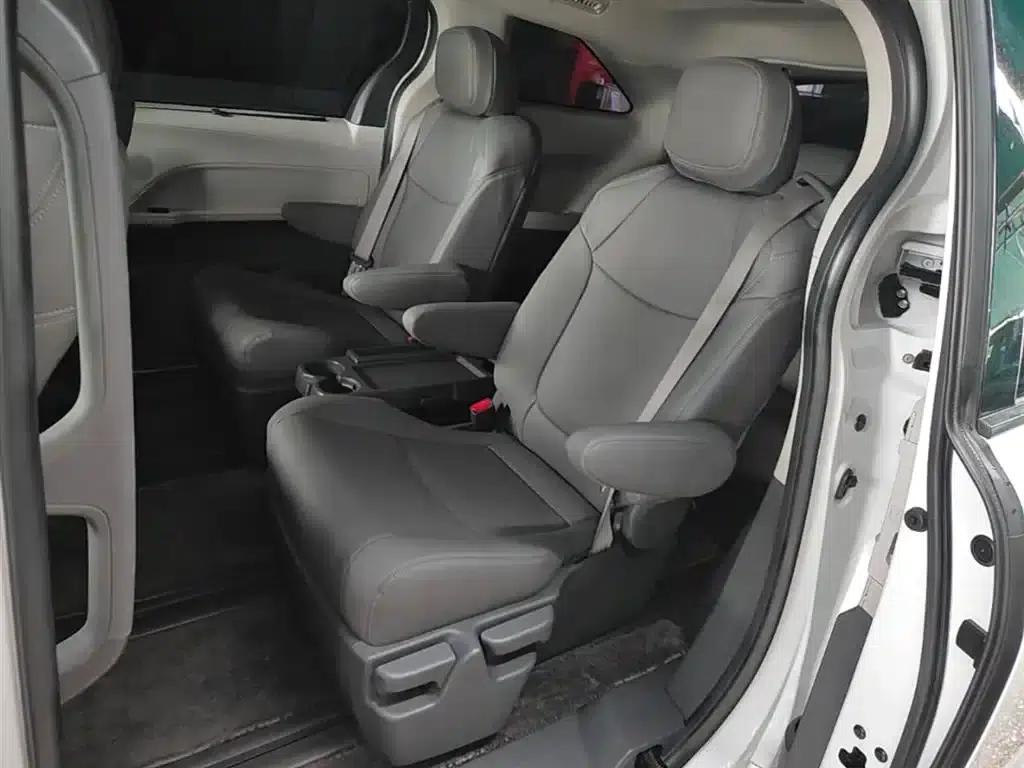 2023 Sienna 2.5L Hybrid Comfort Edition — миниатюра 17