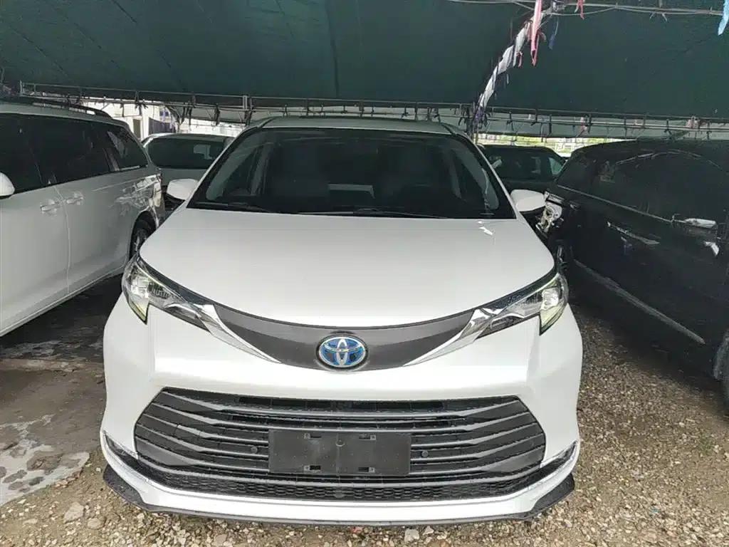 2023 Sienna 2.5L Hybrid Comfort Edition — миниатюра 3