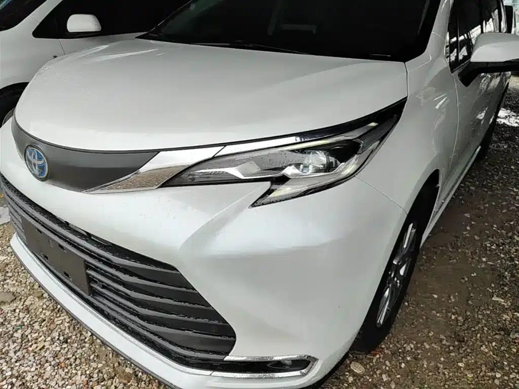 2023 Sienna 2.5L Hybrid Comfort Edition — миниатюра 24