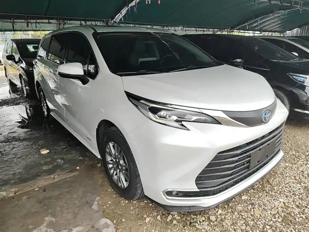 2023 Sienna 2.5L Hybrid Comfort Edition — миниатюра 4