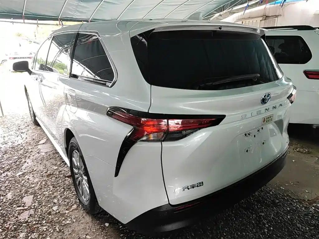 2023 Sienna 2.5L Hybrid Comfort Edition — миниатюра 5