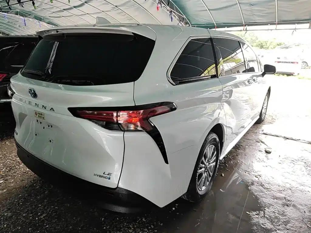 2023 Sienna 2.5L Hybrid Comfort Edition — миниатюра 7