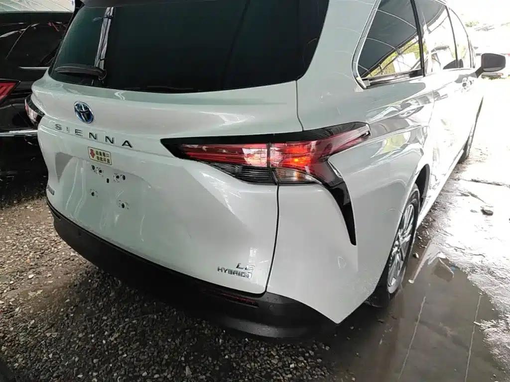 2023 Sienna 2.5L Hybrid Comfort Edition — миниатюра 8