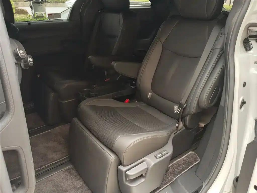2023 Sienna 2.5L Hybrid Premium Edition — миниатюра 13