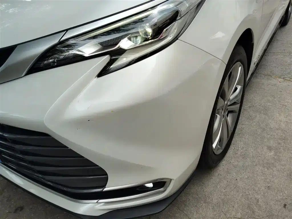 2023 Sienna 2.5L Hybrid Premium Edition — миниатюра 18
