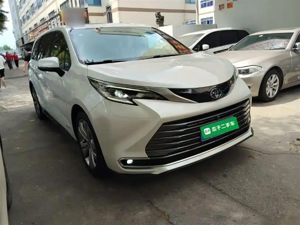 2023 Sienna 2.5L Hybrid Premium Edition — миниатюра 22
