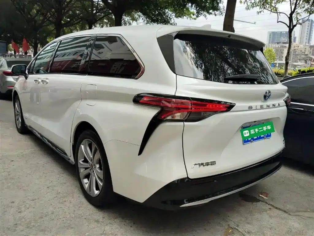 2023 Sienna 2.5L Hybrid Premium Edition — миниатюра 23