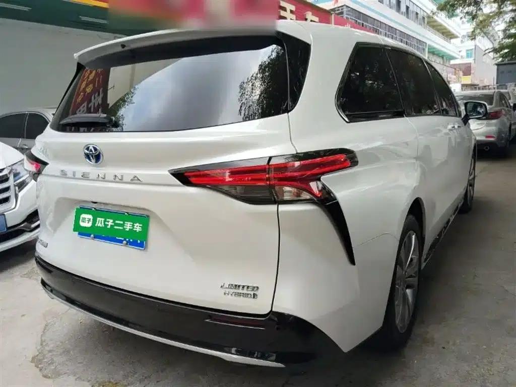2023 Sienna 2.5L Hybrid Premium Edition — миниатюра 5