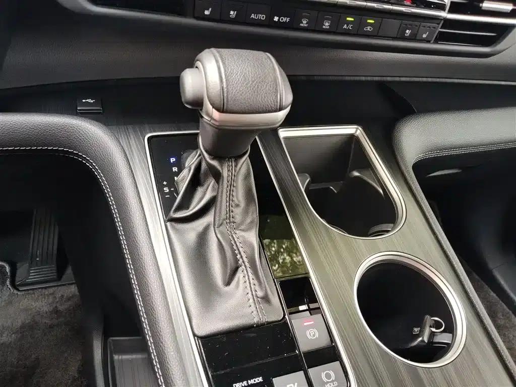 2023 Sienna 2.5L Hybrid Premium Edition — миниатюра 10