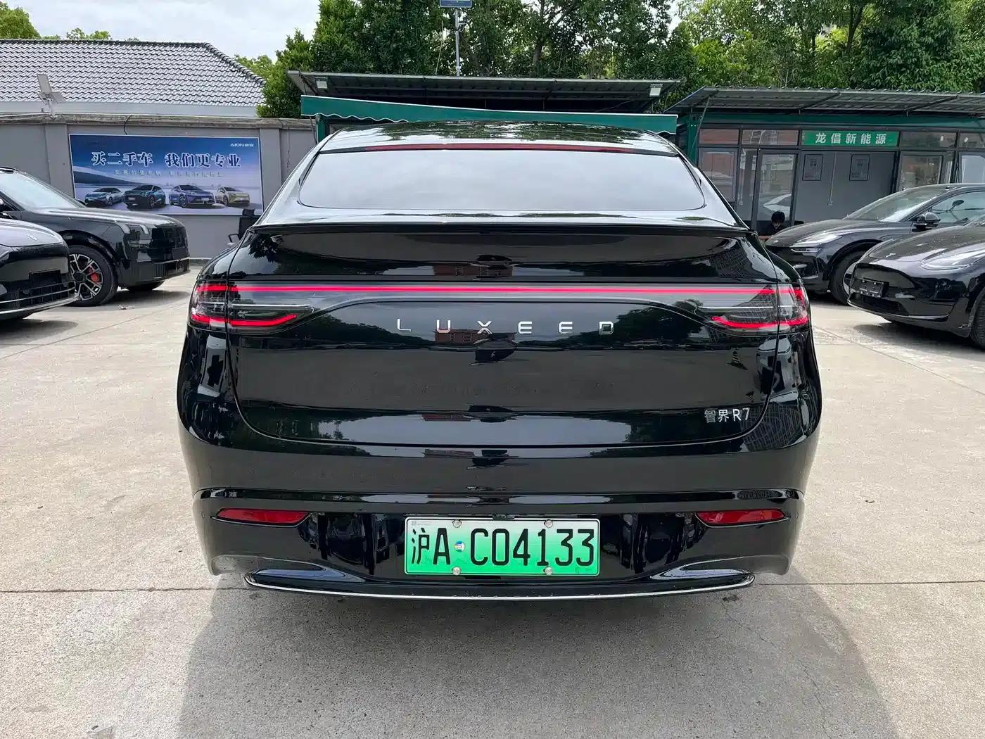 Zhijie R7 2024 Pure Electric 667km Max — миниатюра 7