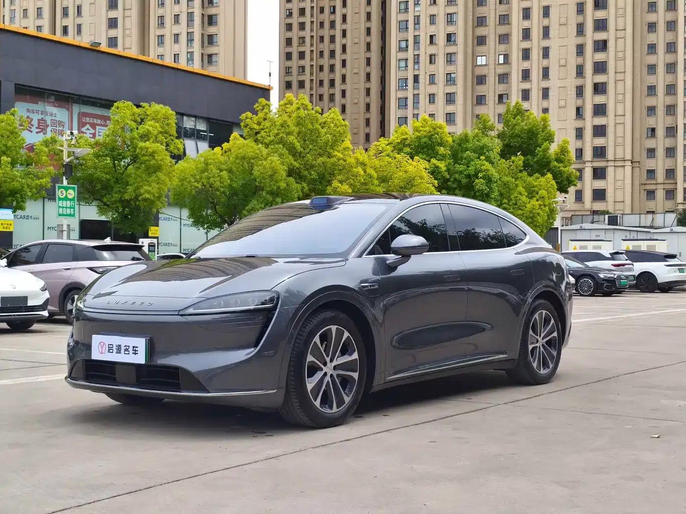 Zhijie R7 2024 Pure Electric 667km Max — миниатюра 1