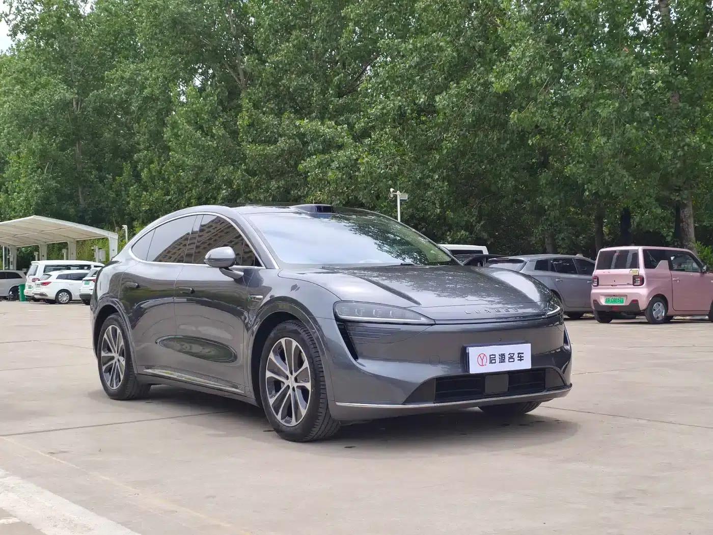 Zhijie R7 2024 Pure Electric 667km Max — миниатюра 2