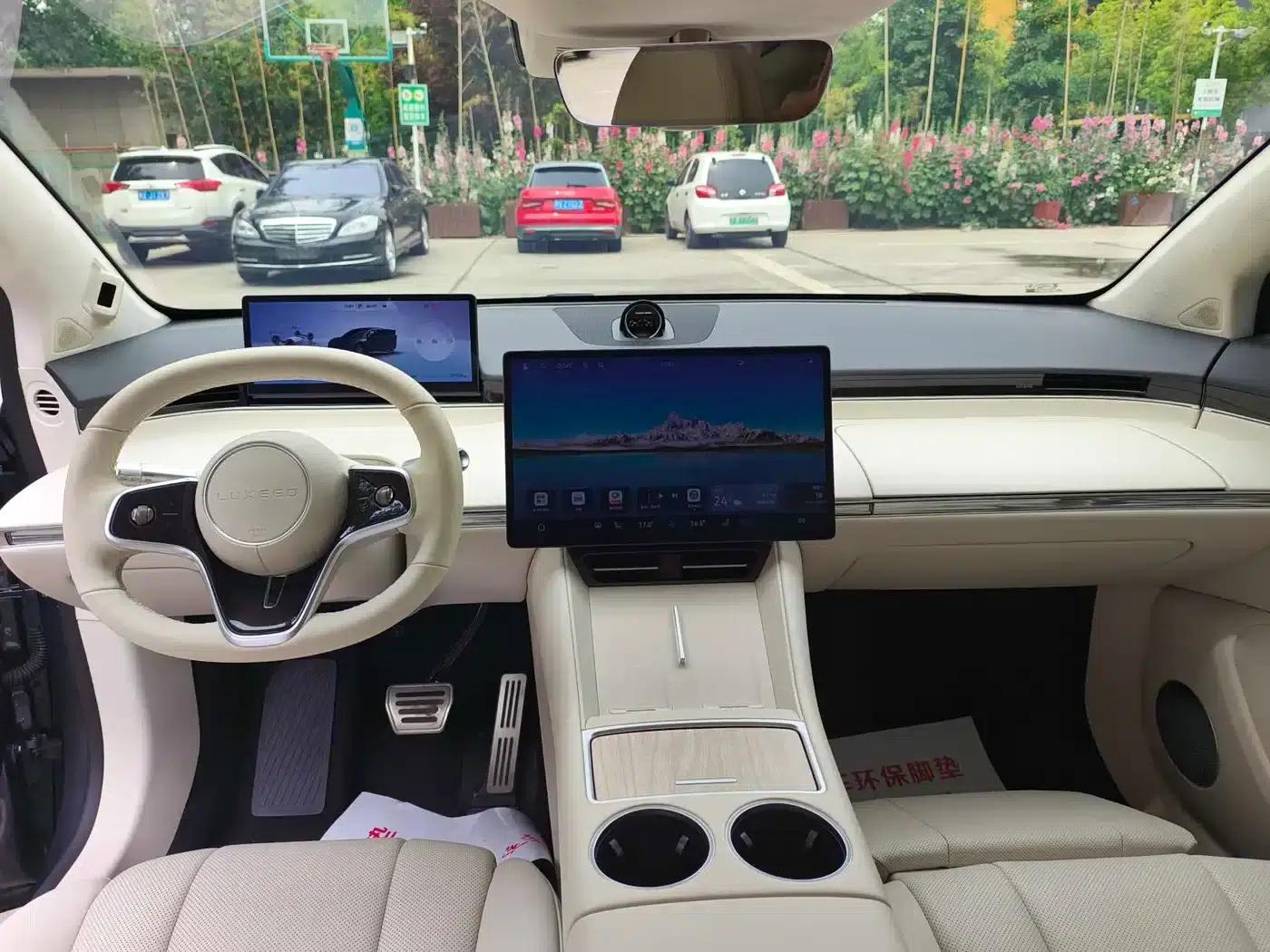 Zhijie R7 2024 Pure Electric 667km Max — миниатюра 4