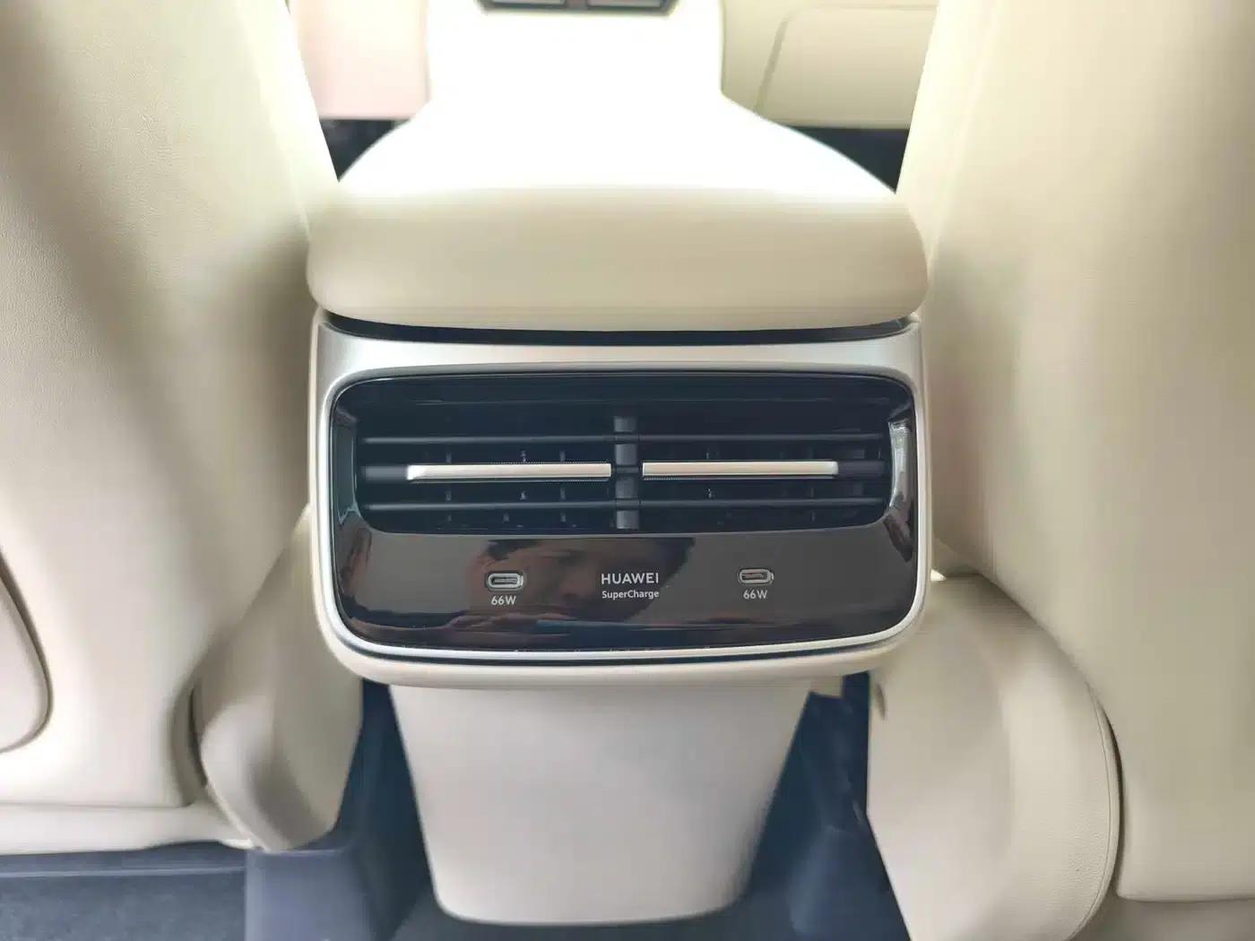 Zhijie R7 2024 Pure Electric 667km Max — миниатюра 5