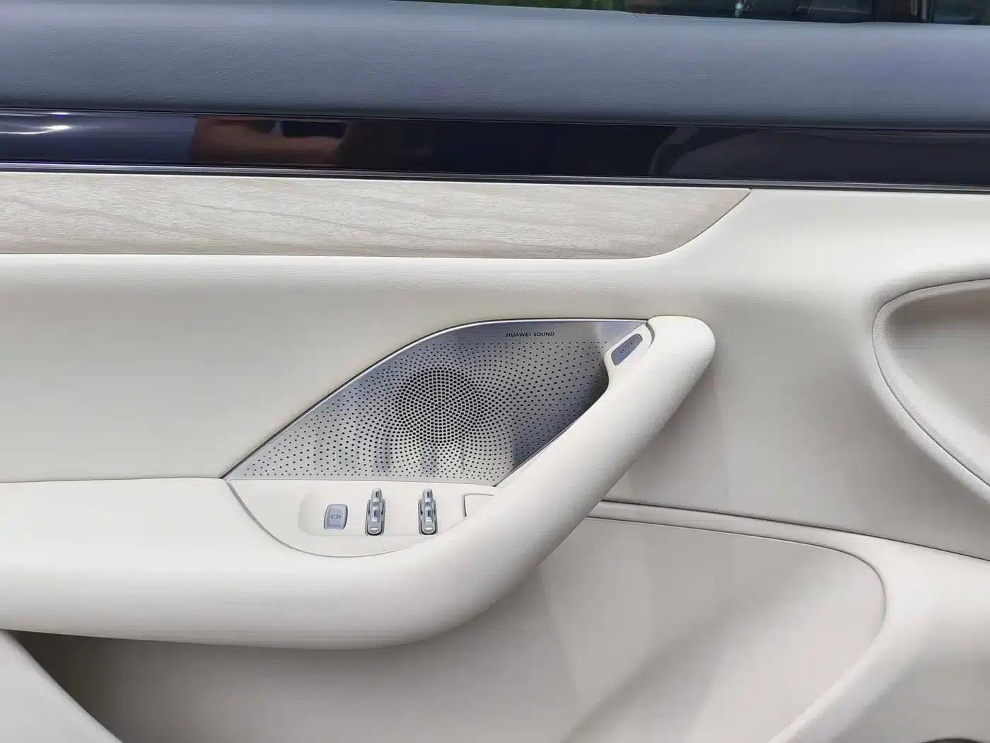 Zhijie R7 2024 Pure Electric 667km Max — миниатюра 9