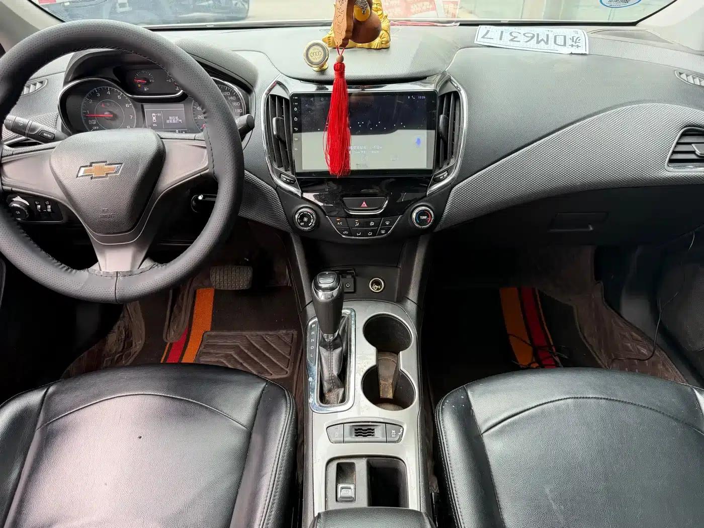 Chevrolet Cruze 2018 320 Automatic Pioneer Sunroof Edition — миниатюра 6