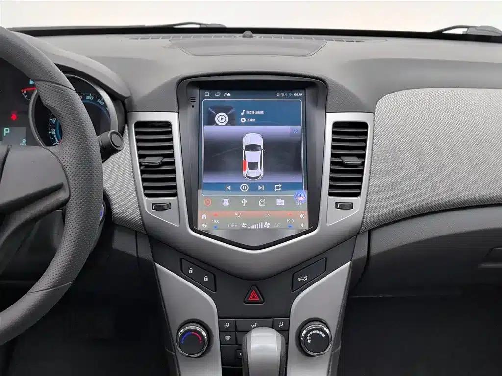 Chevrolet Cruze 2013 1.6L SE AT — миниатюра 12