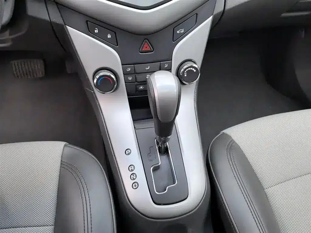 Chevrolet Cruze 2013 1.6L SE AT — миниатюра 13